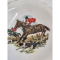 2 x Small decorative plates with horse detail - Diameter 12cm each - Bone China - Made in England