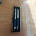 2 x pens in set