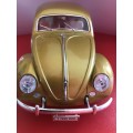 VW Beetle 1955 - 1 000 000 Model in Gold   1/18