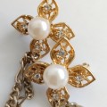 Gold Pearl Diamante Flower and Chain Costume Brooch #O0117