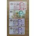 Collection of 19 Singapore Dollars. (R 268.02) In today`s exchange rate.