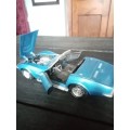 CORVETTE STING RAY BY REVELLE 1: 18 SCALE