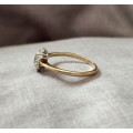 Solid 9ct Gold Vintage Solitaire Style Engagement Ring, see full description!!!