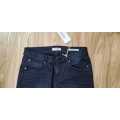 100% Original Guess Ladies Jeans - Guess Size 25 (SA Size 31) RETAIL R999 (Power Curvy Mid)