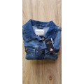 100% Original Guess Ladies Denim Jacket - Size SMALL - RETAIL R1499