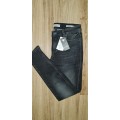 100% Original Guess Ladies Jeans - Guess Size 28 (SA Size 34) RETAIL R999 (Sexy Curve)