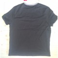 100% Original Mens Guess T-Shirt - Large (Retail R599)