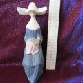 Lladro  Figurine of Nun doing Needlework made in Spain 21 cm Daisa 1987