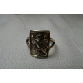 Stunning Sterling Silver Ring with a Lion Motive 4.5 grams -  18 mm Dim