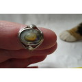 Sterling Silver Ring with Mother of Pearl   2.3 grams -- Dim 16mm