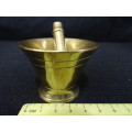 Very Small Vintage Brass Mortar And Pestle - (H: 4cm x W: 5.5cm) - In Excellent Condition