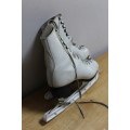 Collectible Vintage Lady`s Figure skating ices skates with blade protectors size 4-4.5
