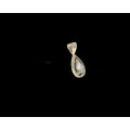 2.4gr 14kt Yellow Gold 0.62ct Pear cut brilliant I SI1 Pendant with a GIA certificate