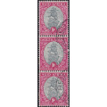 Union of SA - UHB45 1d Grey and Carmine strip of 3 - ``BUD AT TIP OF LEFT WREATH`` VARIETY  - VFU
