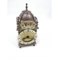Beautiful Vintage clock made in Great Britain not tested!!!!