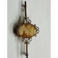 Beautiful 9ct Cameo Bar style Brooch with delicate scroll accents