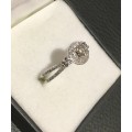 EYE CLEAN DIAMOND RING / WHITE GOLD - with CERTIFICATE