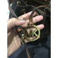Michael Kors Jules Large Signature Brown Drawstring Shoulder Handbag -100% Authentic / Free Delivery