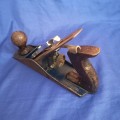 VINTAGE `RECORD` NO 04 PLANE-  MADE IN ENGLAND. ROSEWOOD HANDLES.
