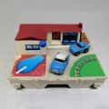Original Vintage Galoob Micro Machine Foldable Diorama House and Cars!!