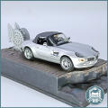 Cased Highly Detailed Die Cast James Bond 007 BMW Z8 THE WORLD IS NOT ENOUGH 1/43!!!