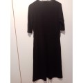 Black v-neck dress 36