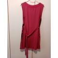 Pink printed v-neck knit dress 34-36