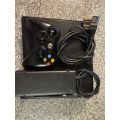 X BOX 360 S 4GB 1 CONTROLLER and 8 GAMES