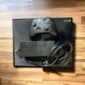 XBOX BOX ONE  500GB WITH ONE CONTROLLER