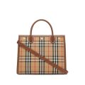 Gorgeous Burberry Title Vintage check tote bag