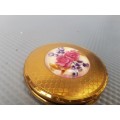 Vintage Melissa Roses In Lucite Dome Enamel Powder Compact.