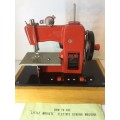 VINTAGE ELECTRIC LITTLE MODISTE CHILD'S SEWING MACHINE - MADE IN JAPAN -