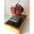 VINTAGE ELECTRIC LITTLE MODISTE CHILD'S SEWING MACHINE - MADE IN JAPAN -