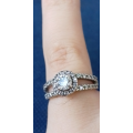 0.80 Carat Diamond Engagement `Split Shank` Ring in 18CT White Gold.( Genuine Diamonds & Gold)