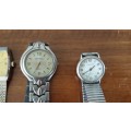10 wristwatches for spares or repairs