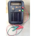 Gallagher S10 solar powered electric fence unit.....working....no mistake