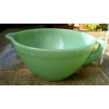 Jadeite Milk Glass  Fireking green USA mixing bowl / jug with pouring spout / tip L 24 x H 10 cms
