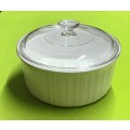 Corning Ware `French White` Lidded Dish F-1-B 2 .5 litre U.S.A. app. D22 x H13 cms