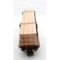 Lima twin flat wood wagon with load - HO