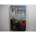 The Famous Five : Five Go To Mystery Moor - Enid Blyton