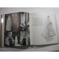 The Queen`s Clothes- Robb and Anne Edwards (HARDCOVER)1977 Jubilee