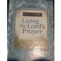 LIVING THE LORD`S PRAYER - David Timms (Book)