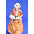 Royal Doulton Figurine "Tea Time" HN2255