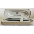 SHEAFFER SILVER FOUNTAIN PEN AND BALLPOINT PEN IN ORIGINAL BOX IN EXCELLENT CONDITION
