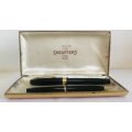 VINTAGE SHEAFFER`S FOUNTAIN PEN AND PENCIL BLACK AND GOLD IN ORIGINAL BOX
