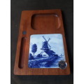 SMALL DELFT BLUE HAND PAINTED TILE CHEESE OR SNACK BOARD (MAHOGANY BASE)