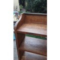 BEAUTIFUL VINTAGE OAK WOOD BOOK CASE. TIERING TO LOWER SHELF