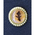 VINTAGE GOLD BROOCH - SET WITH MOSS AGATE & SEED PEARLS