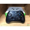 Microsoft Wireless Controller: BLACK for Xbox  - BOX