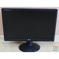 19` LG Flatron W1934S-BN 1440x900 Widescreen LCD Monitor (Black)